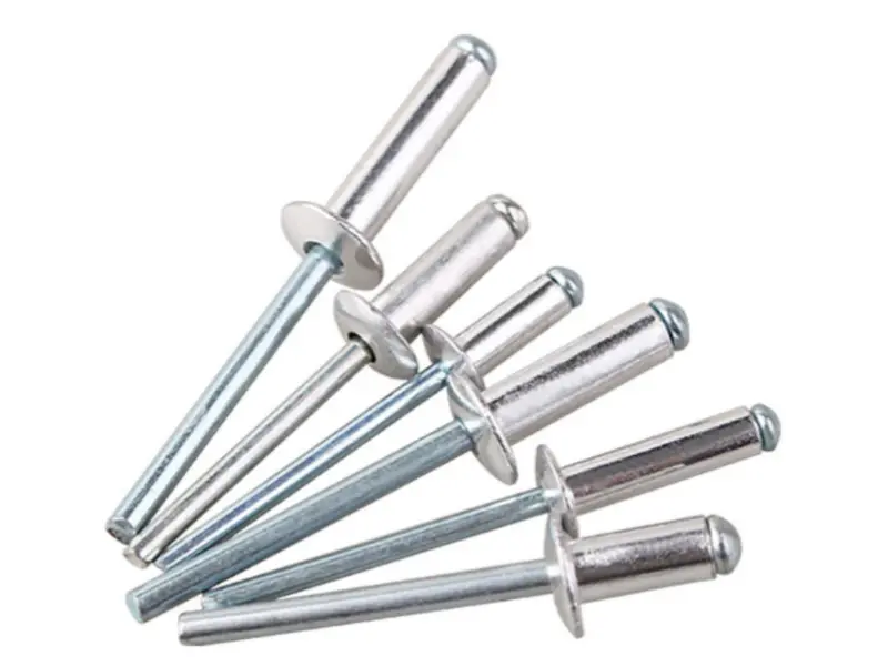 Aké sú výhody slepého nitu s otvorenou kupolovou hlavou DIN7337-A Alu Steel Pop Nivet?